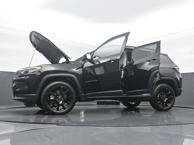 New 2025 Jeep Compass Latitude w/ Sun & Sound Group AWD/4WD image 59