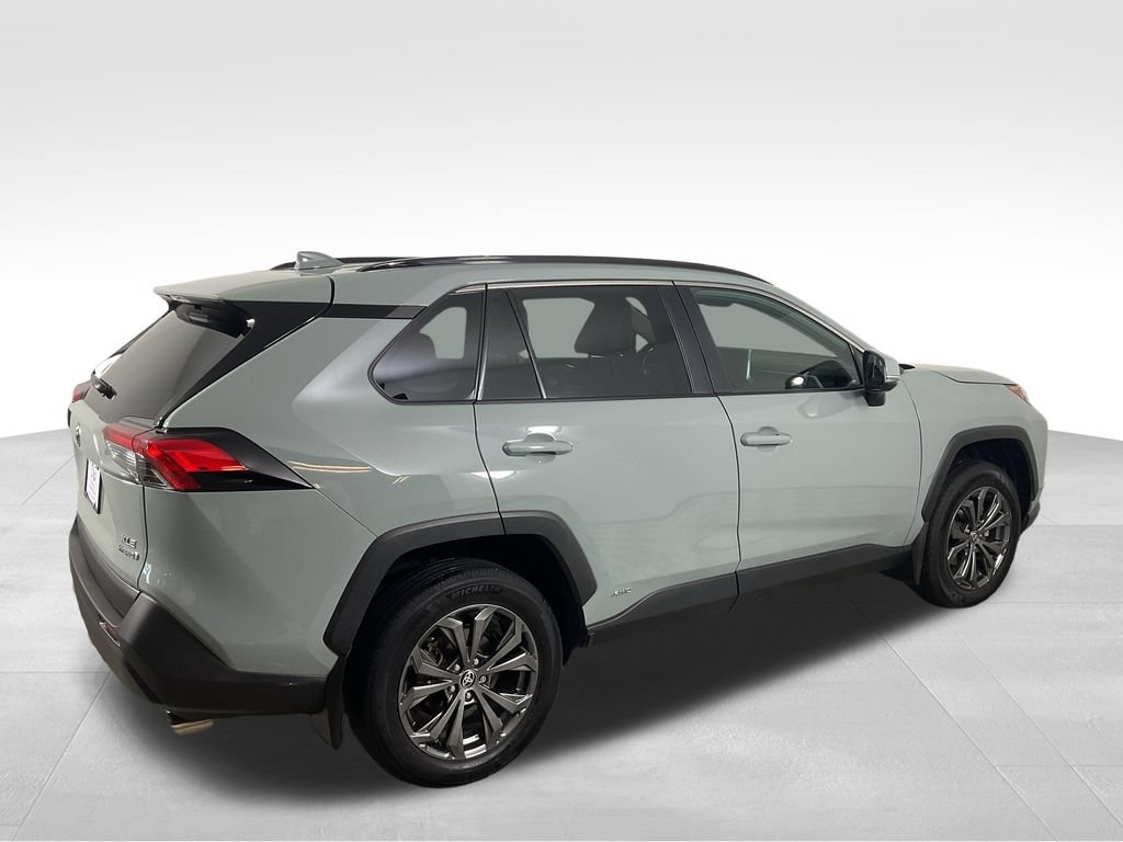 Used 2023 Toyota RAV4 XLE Premium AWD/4WD image 9