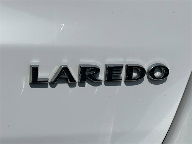 Used 2021 Jeep Grand Cherokee Laredo image 9
