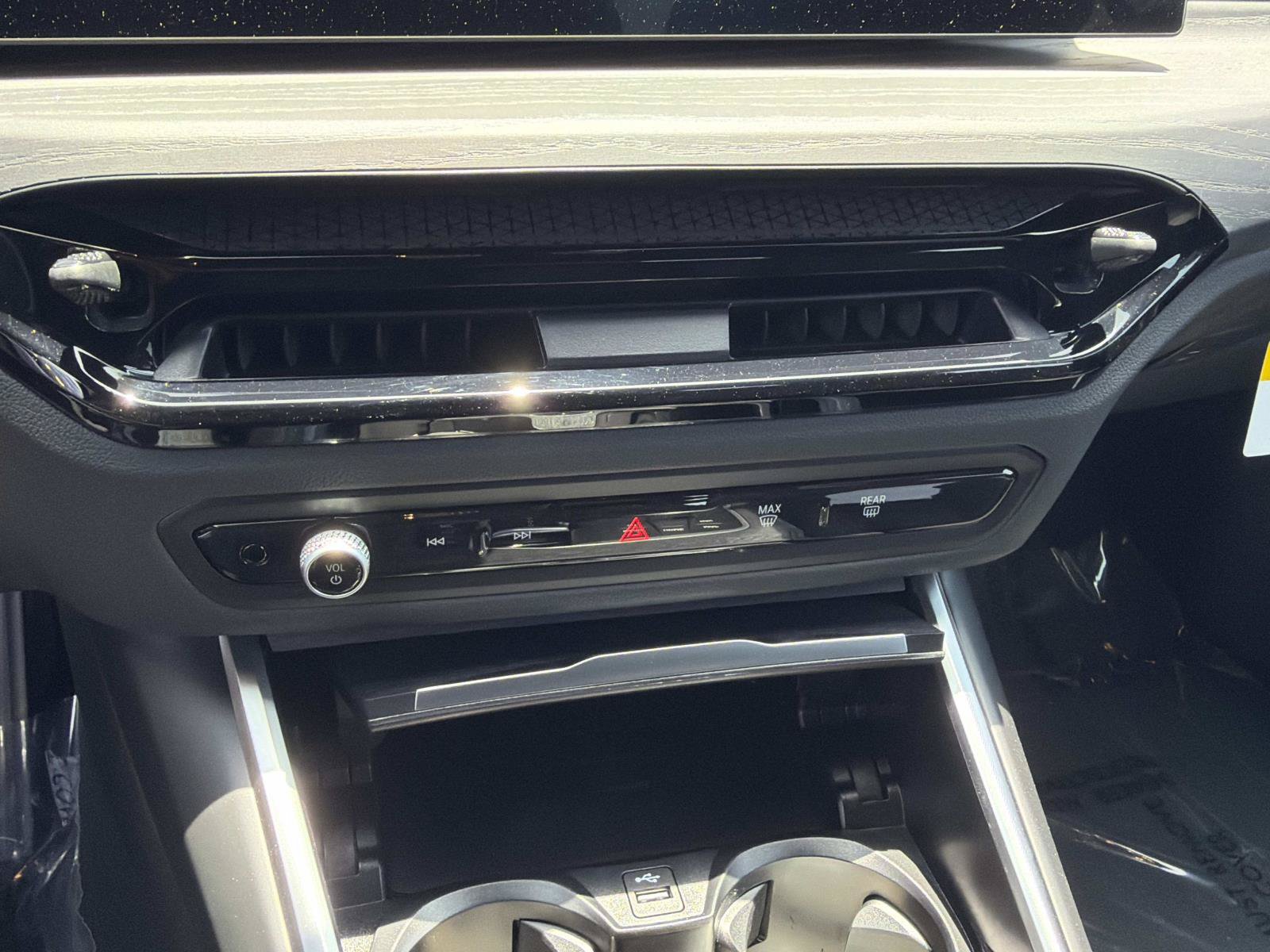 New 2026 BMW 330i Sedan w/ Convenience Package RWD image 20