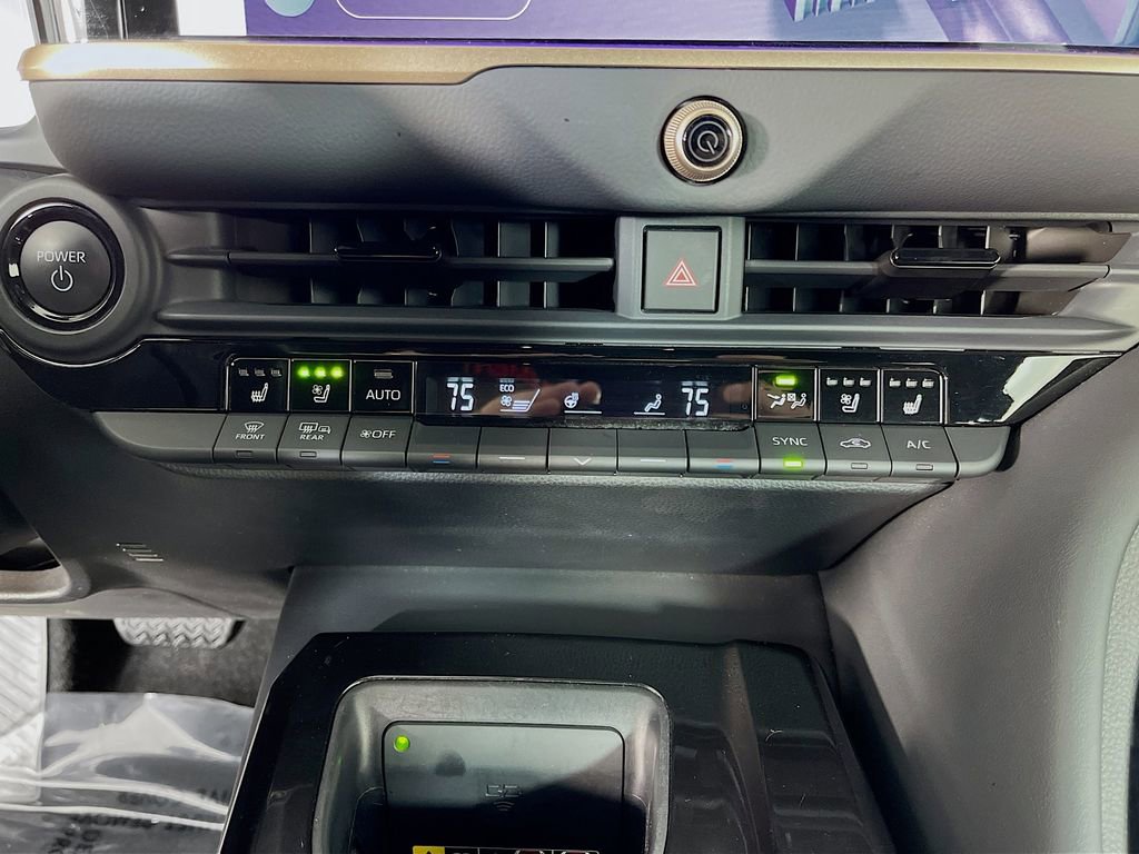 Used 2025 Toyota Crown XLE AWD/4WD image 22