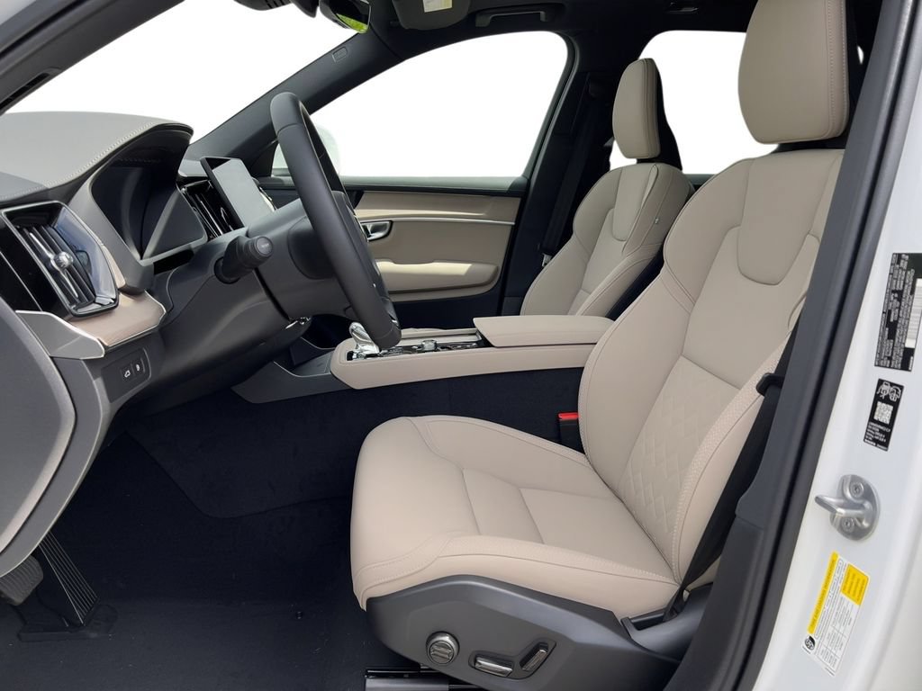 New 2026 Volvo XC90 T8 Plus w/ Protection Package Premier AWD/4WD image 6