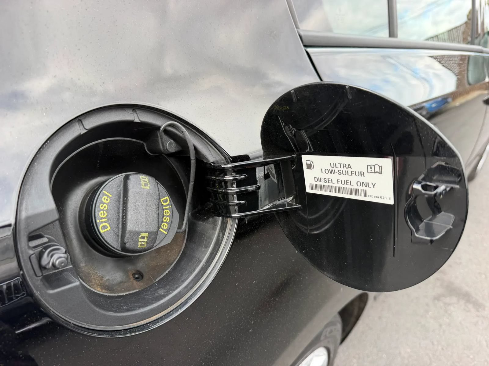 Used 2011 Volkswagen Golf TDI FWD image 28