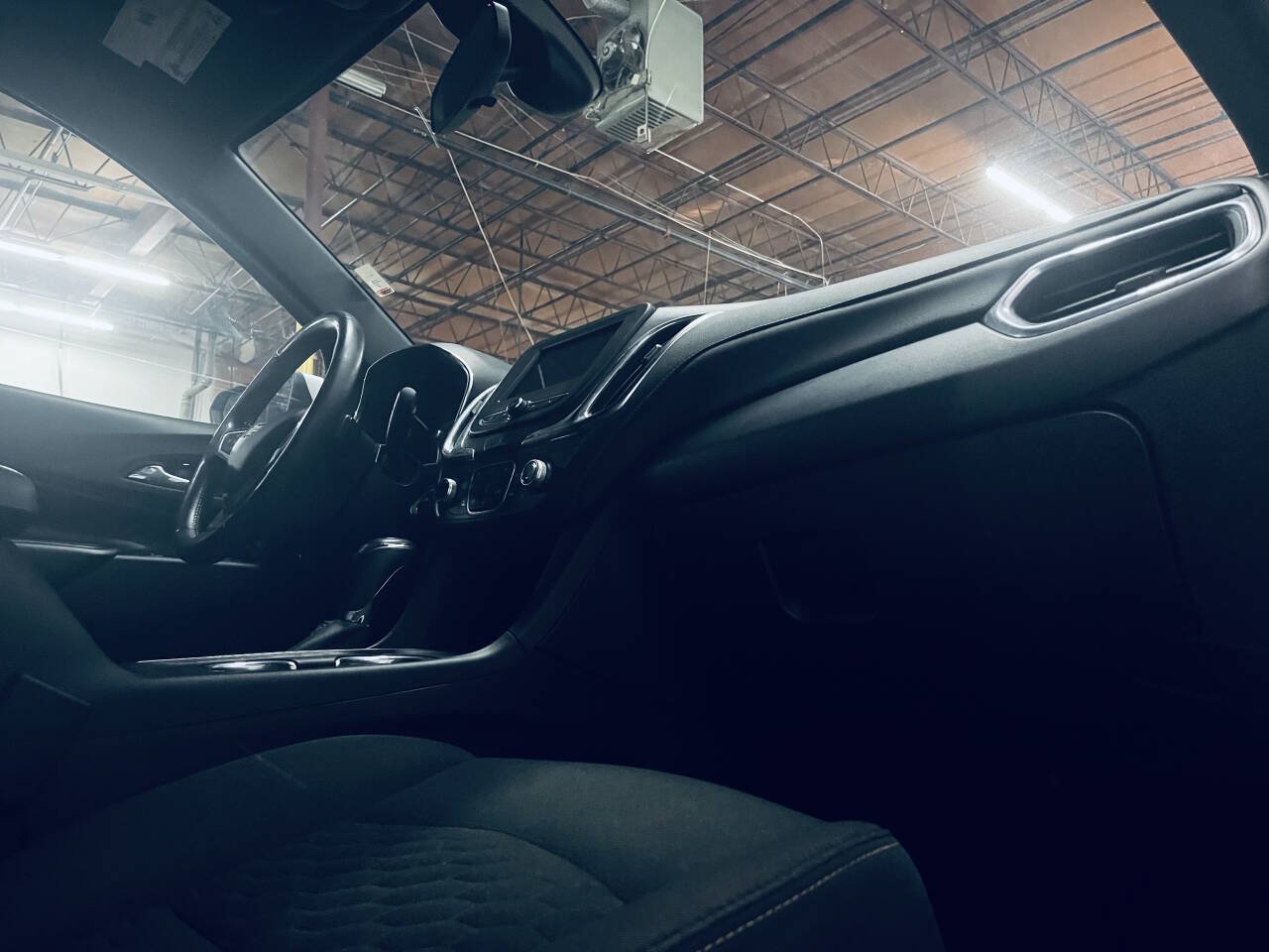 Used 2019 Chevrolet Equinox LT w/ Driver Convenience Package FWD image 24