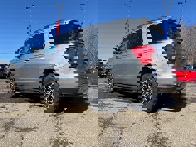 Used 2024 Ford Expedition XLT image 5