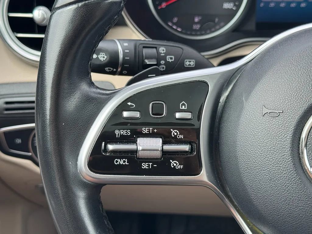 Used 2021 Mercedes-Benz GLC 300 4MATIC image 12