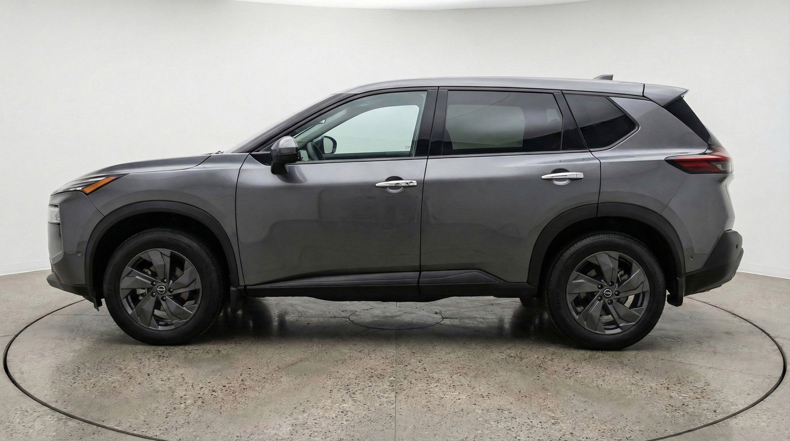 Used 2025 Nissan Rogue SV FWD image 5