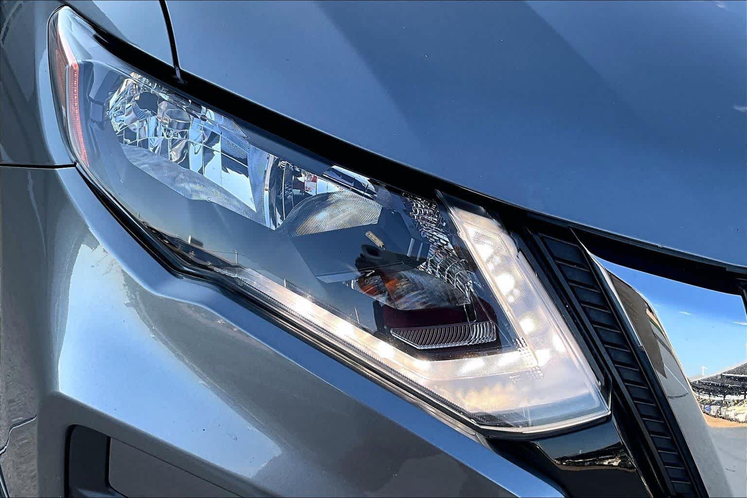 Used 2019 Nissan Rogue SV FWD image 26