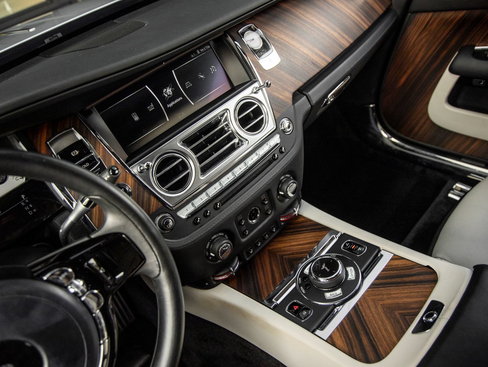 Used 2019 Rolls-Royce Wraith RWD image 33