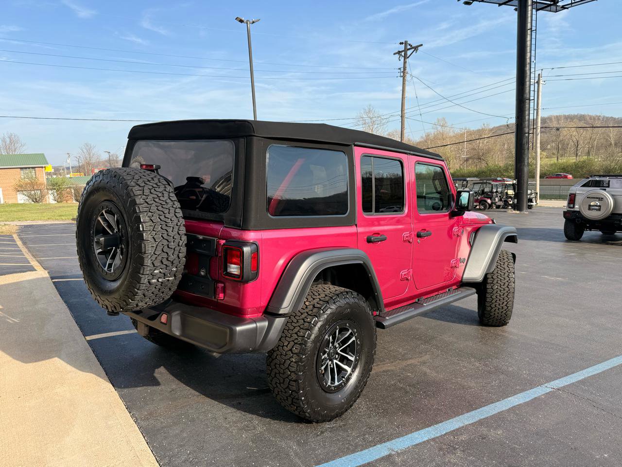 Used 2024 Jeep Wrangler Unlimited Sport image 3