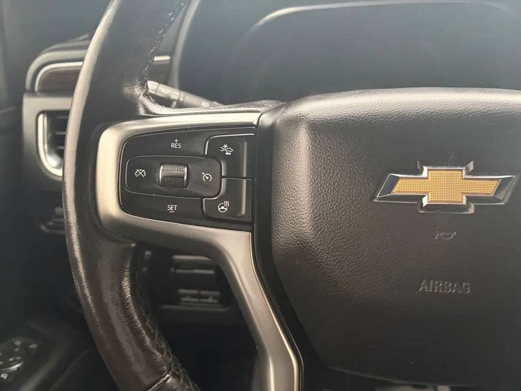 Used 2022 Chevrolet Suburban Premier w/ Premium Package AWD/4WD image 20