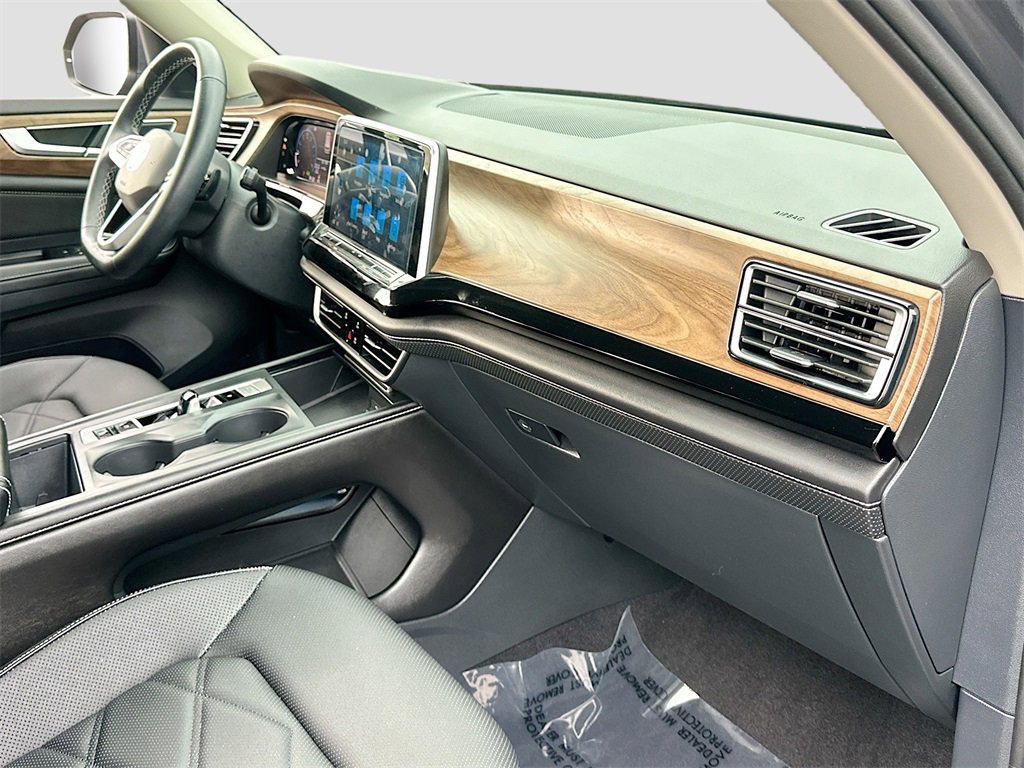 Used 2024 Volkswagen Atlas SE image 29