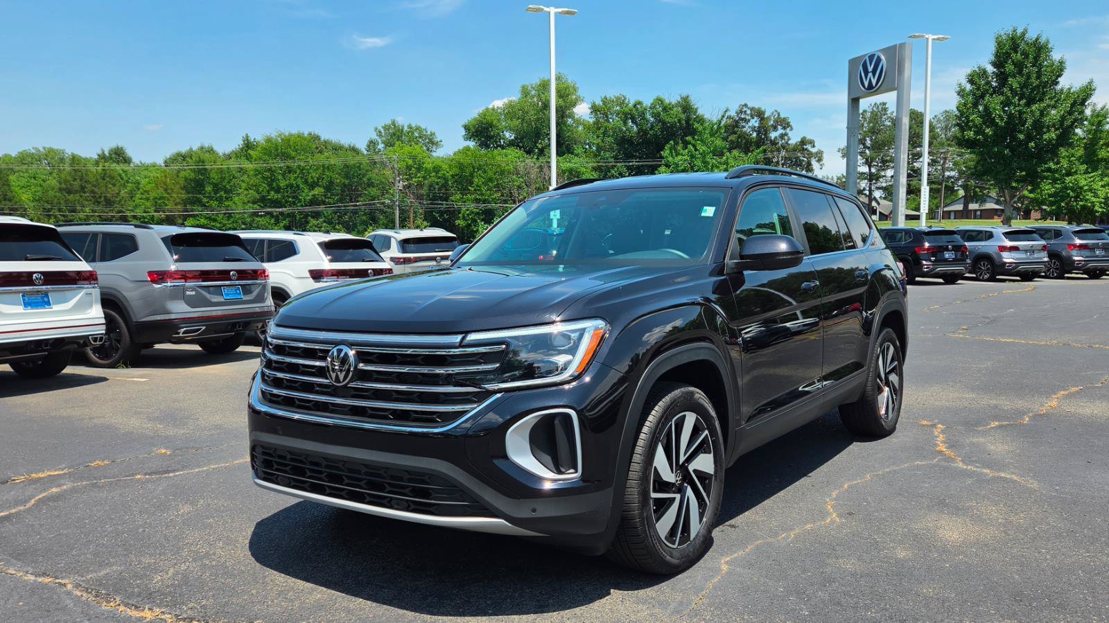 Used 2026 Volkswagen Atlas SE FWD image 9