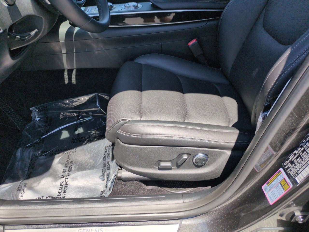 Used 2025 Genesis GV70 2.5T AWD/4WD image 14