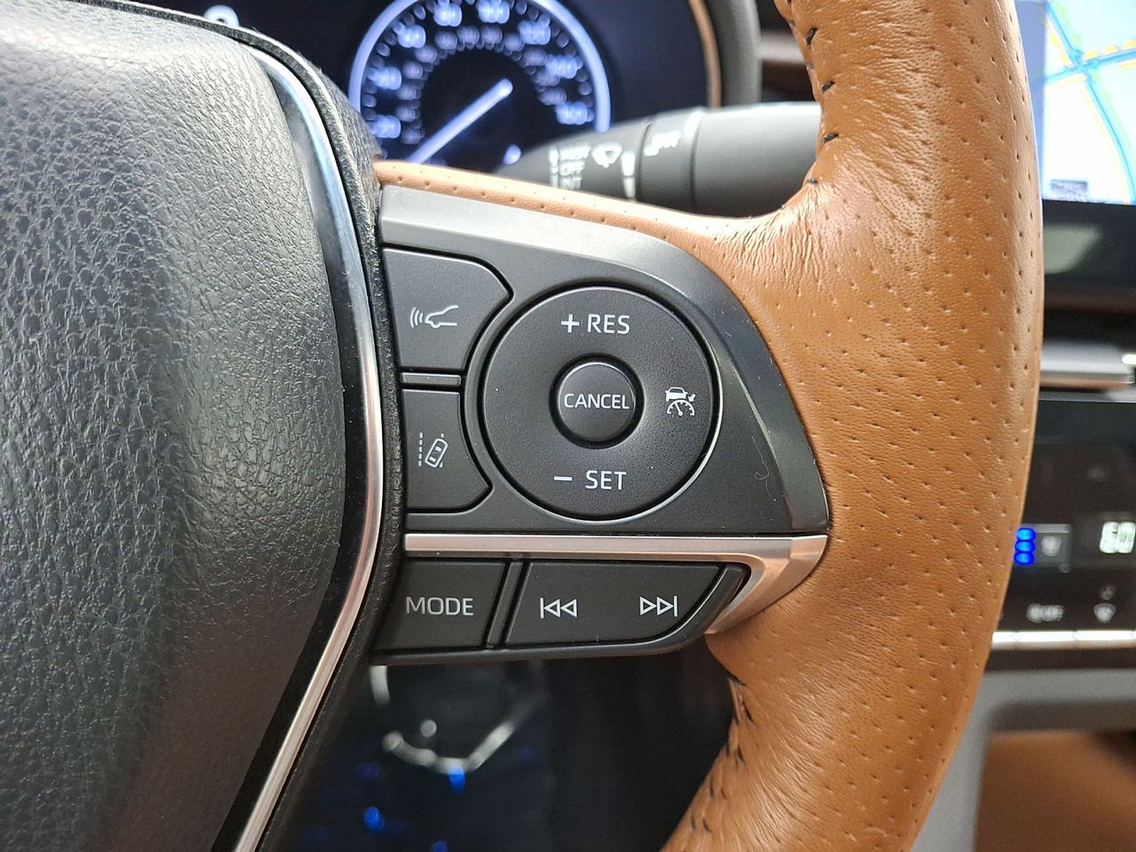 Certified 2019 Toyota Avalon Limited w/ Advanced Safety Package FWD image 22