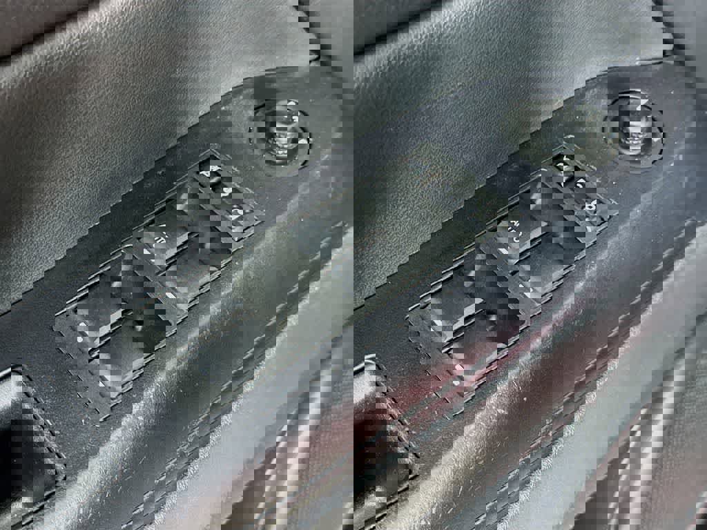 Used 2016 Jeep Compass Sport w/ Power Value Group image 26