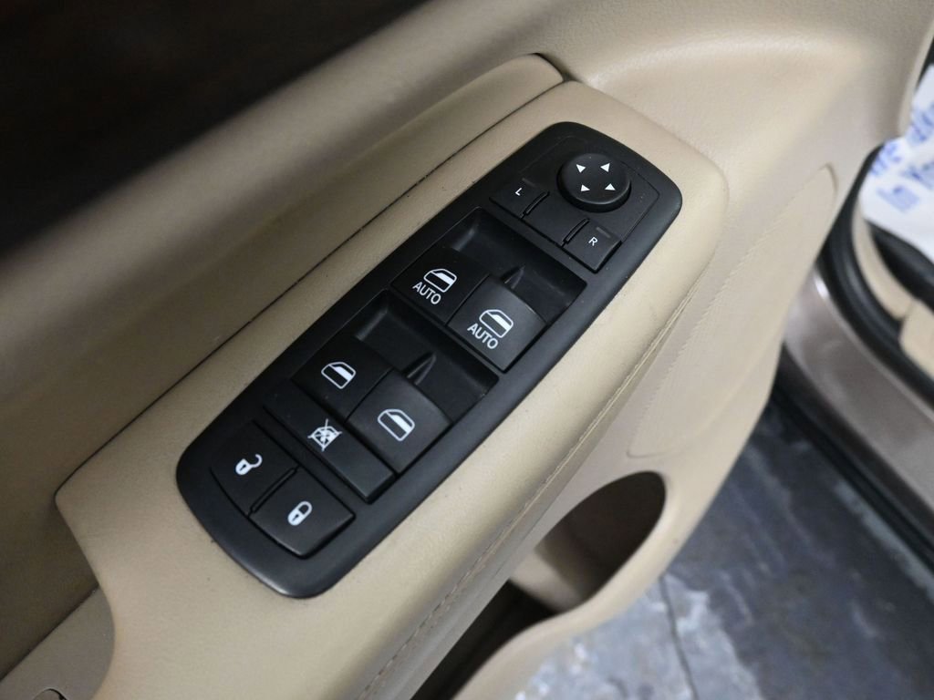 Used 2017 Jeep Grand Cherokee Laredo w/ Quick Order Package 23E image 27