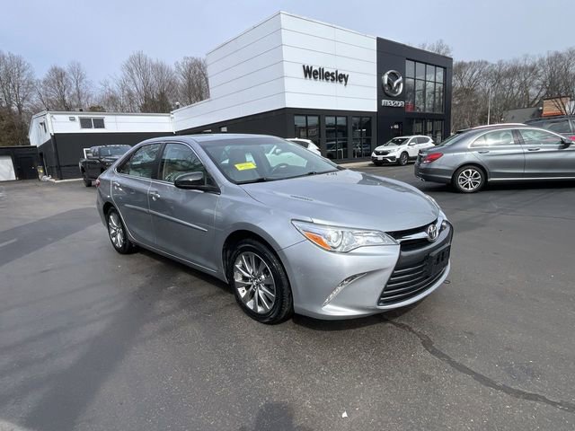 Used 2015 Toyota Camry XLE image 2