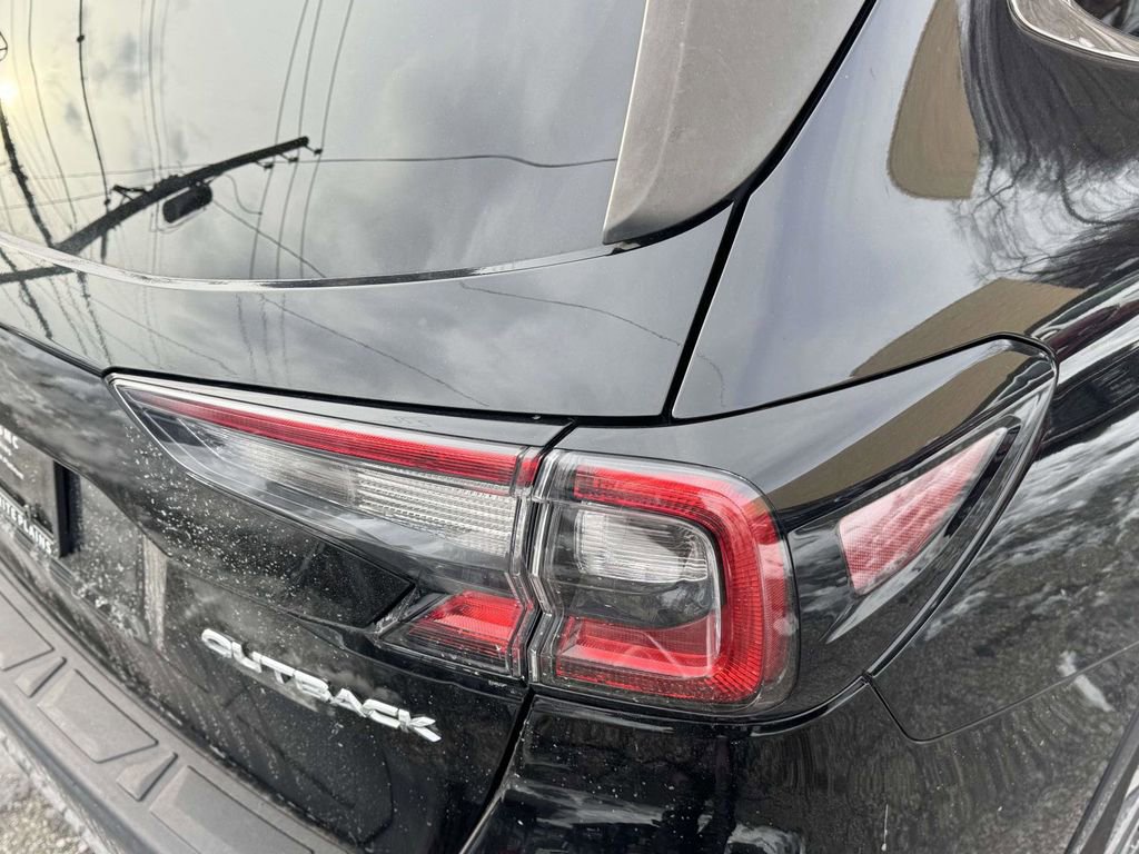 Used 2022 Subaru Outback Premium image 10