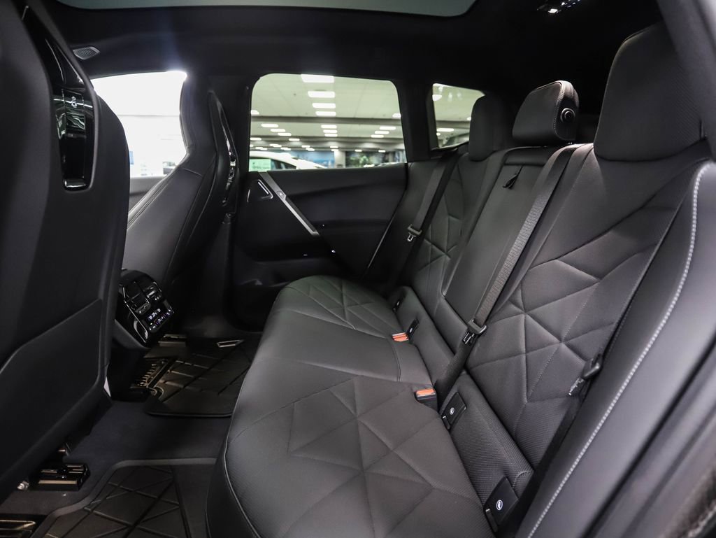 Used 2025 BMW iX M60 w/ Luxury Package image 21