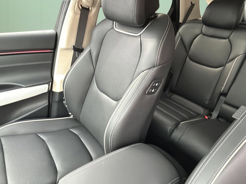 Certified 2026 Genesis GV70 2.5T Advanced image 46