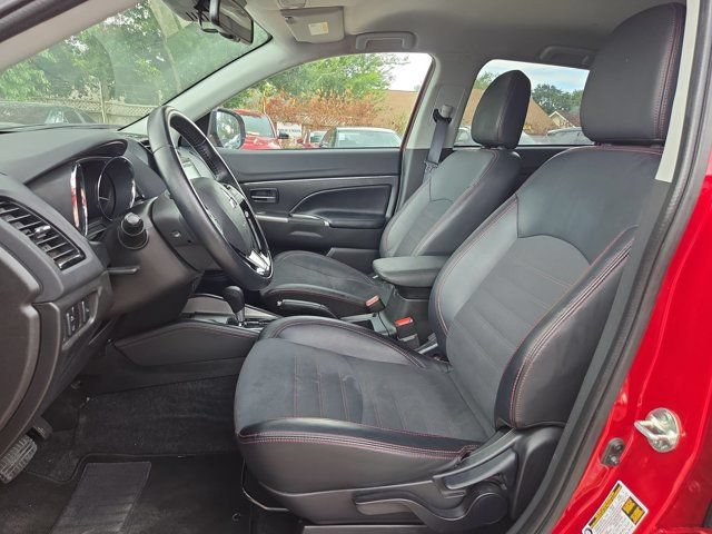 Used 2025 Mitsubishi Outlander Sport SE AWD/4WD image 23
