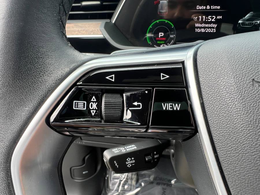 Used 2023 Audi e-tron Premium Plus w/ Premium Plus Package image 15