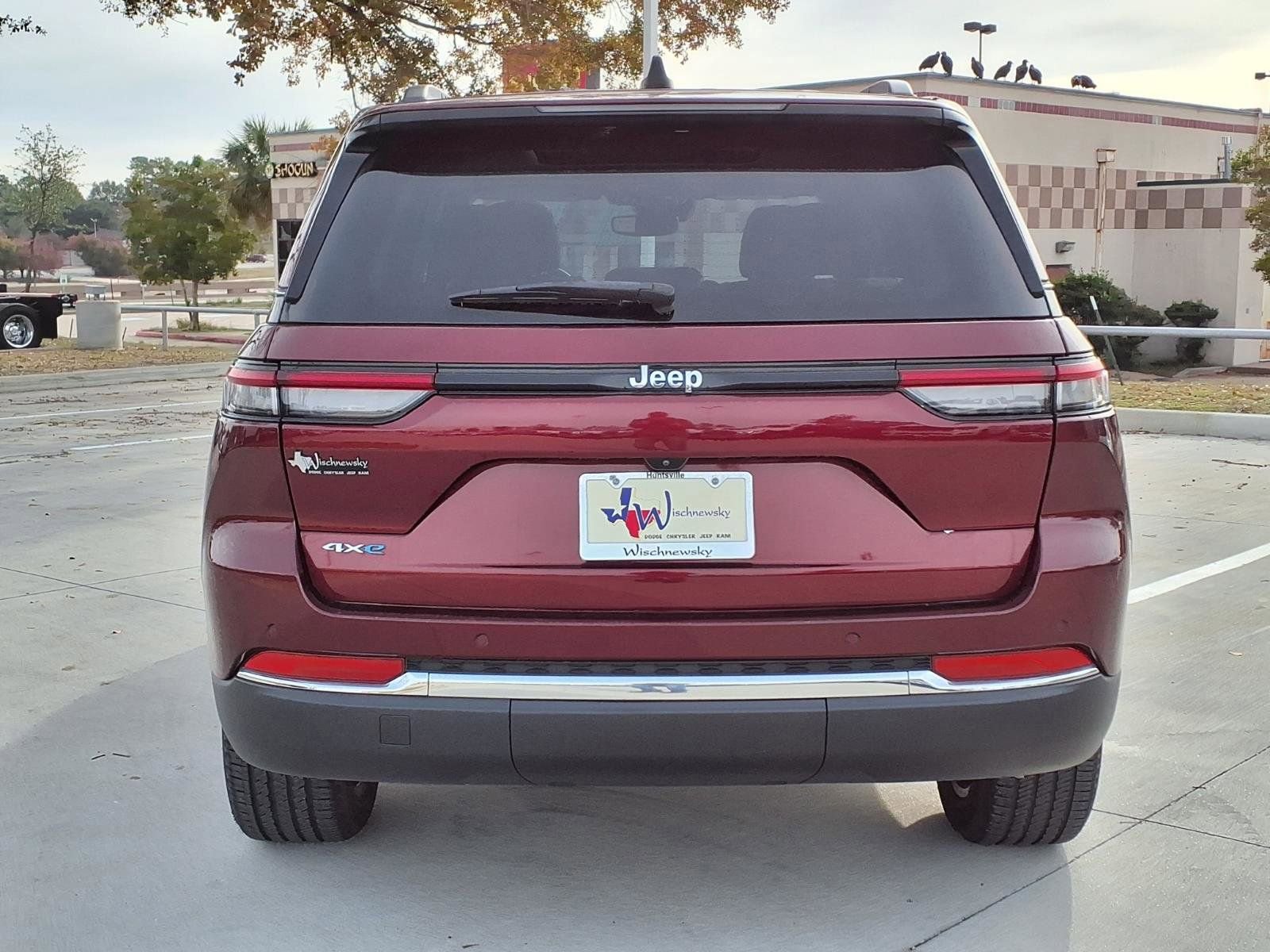 Used 2023 Jeep Grand Cherokee 4WD 4xe image 7