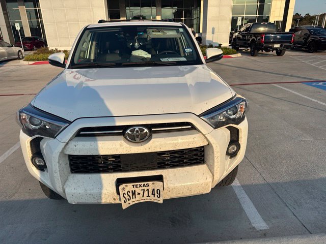 Used 2022 Toyota 4Runner SR5 Premium w/ Moonroof Package AWD/4WD image 3