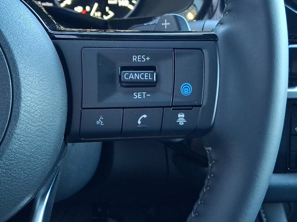 Used 2023 Nissan Pathfinder SL AWD/4WD image 24