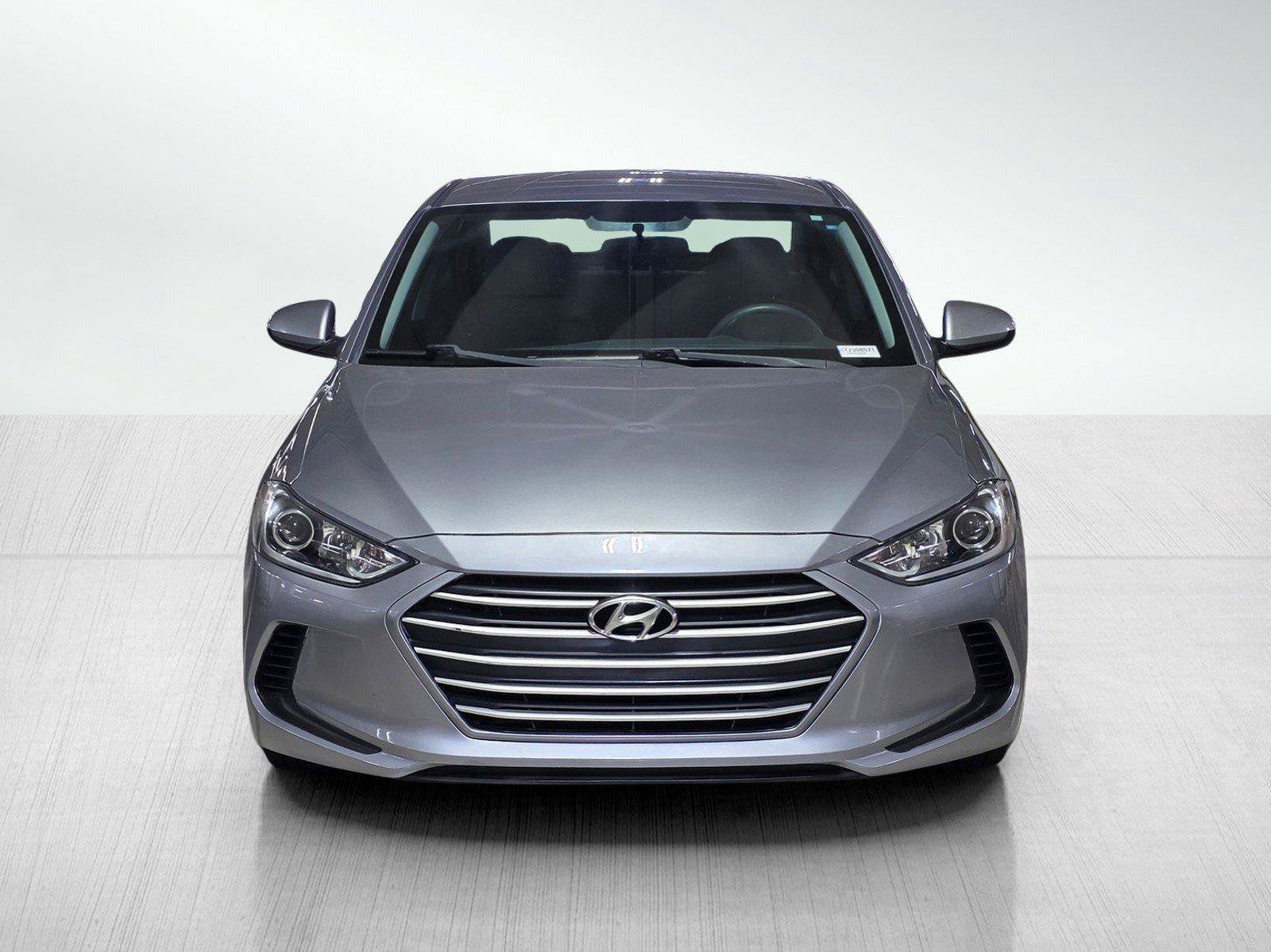 Used 2017 Hyundai Elantra SE FWD image 2