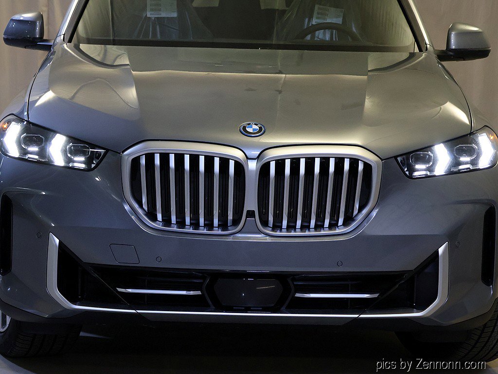 New 2026 BMW X5 xDrive50e w/ Executive Package image 6