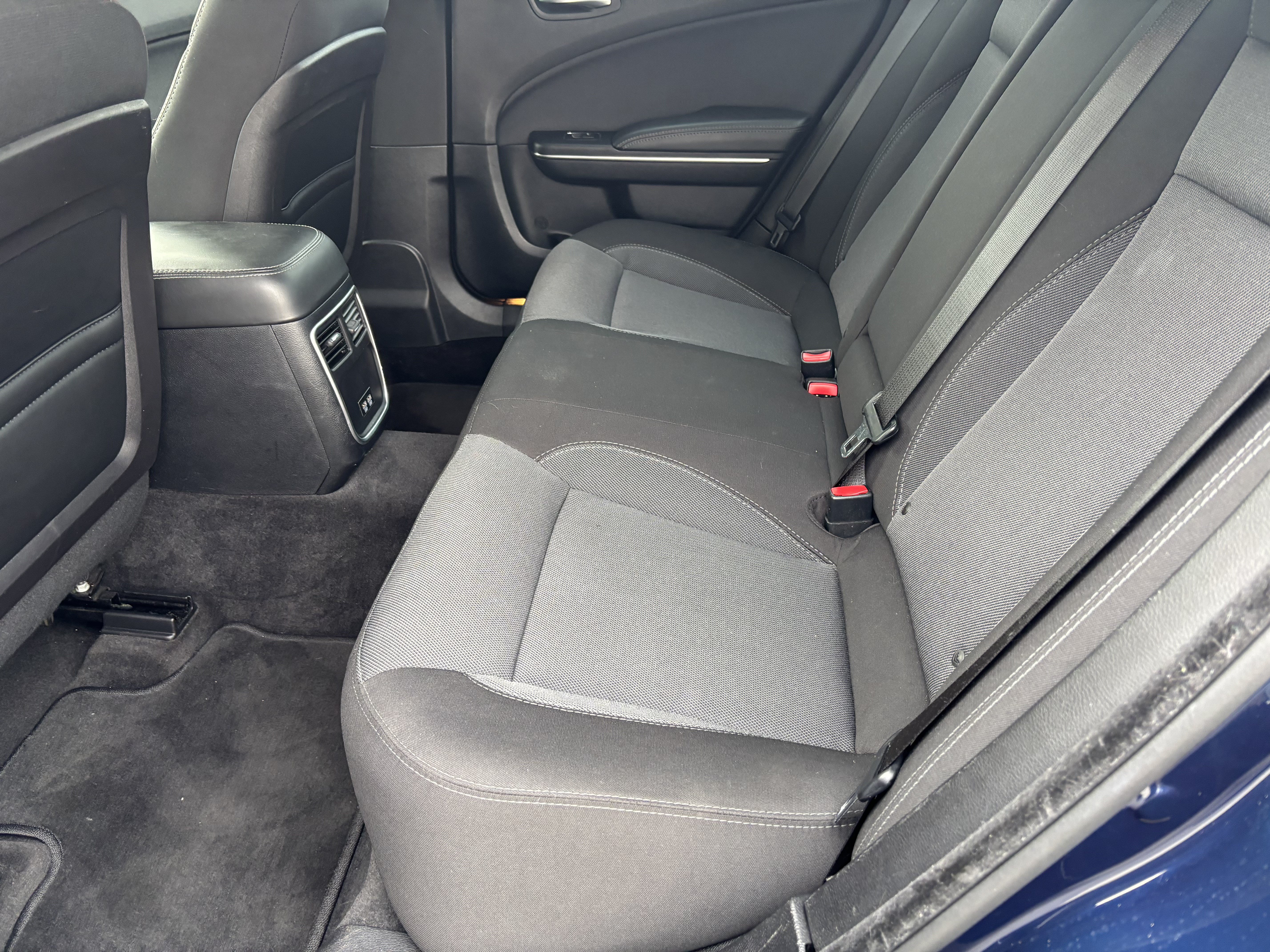 Used 2016 Dodge Charger SE RWD image 22