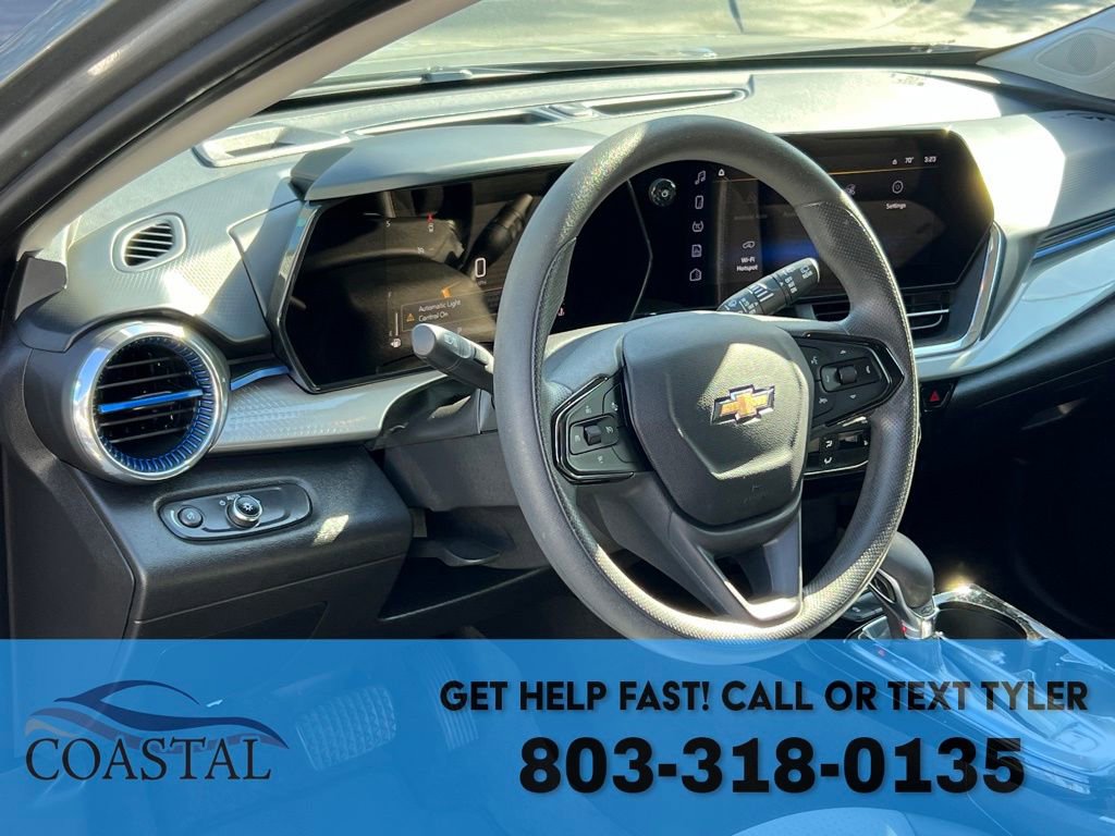 Used 2025 Chevrolet Trax LT image 5