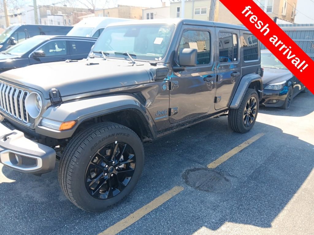 Used 2025 Jeep Wrangler Unlimited Sahara w/ Safety Group image 2