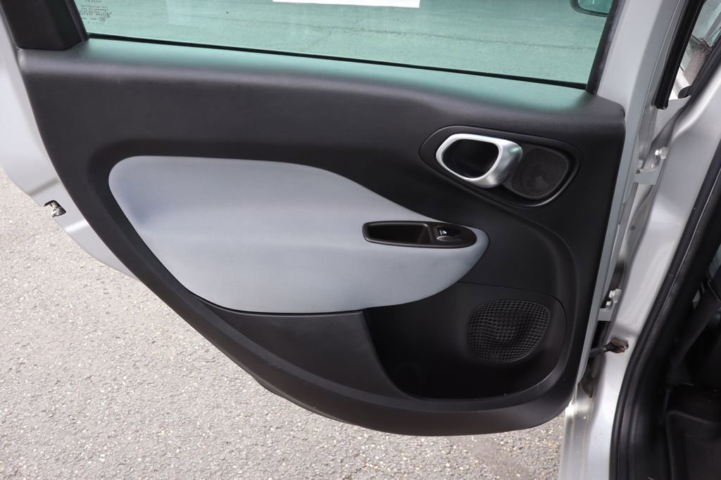 Used 2014 FIAT 500L Easy w/ Popular Equipment Group FWD image 24