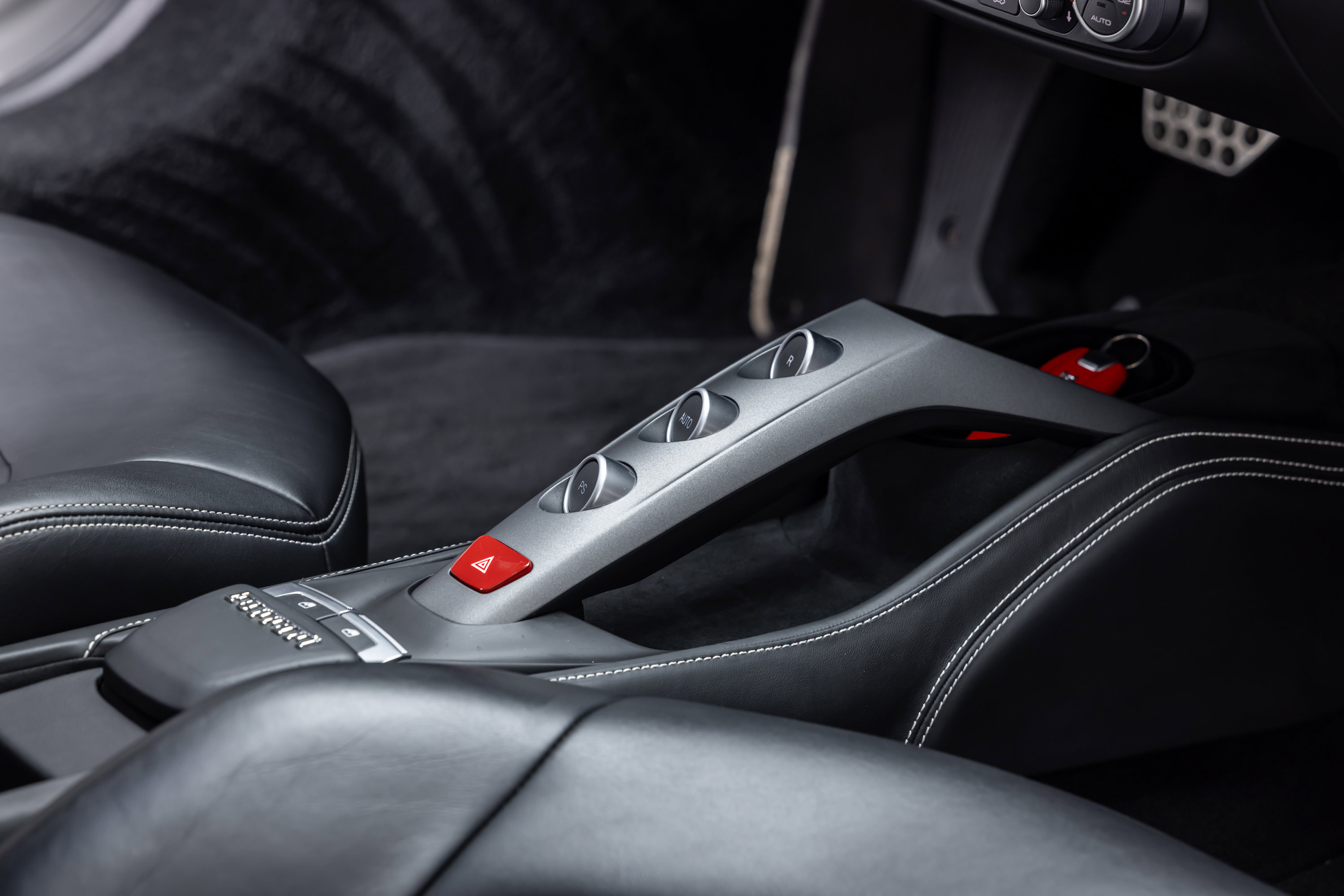 Certified 2018 Ferrari 488 GTB RWD image 43