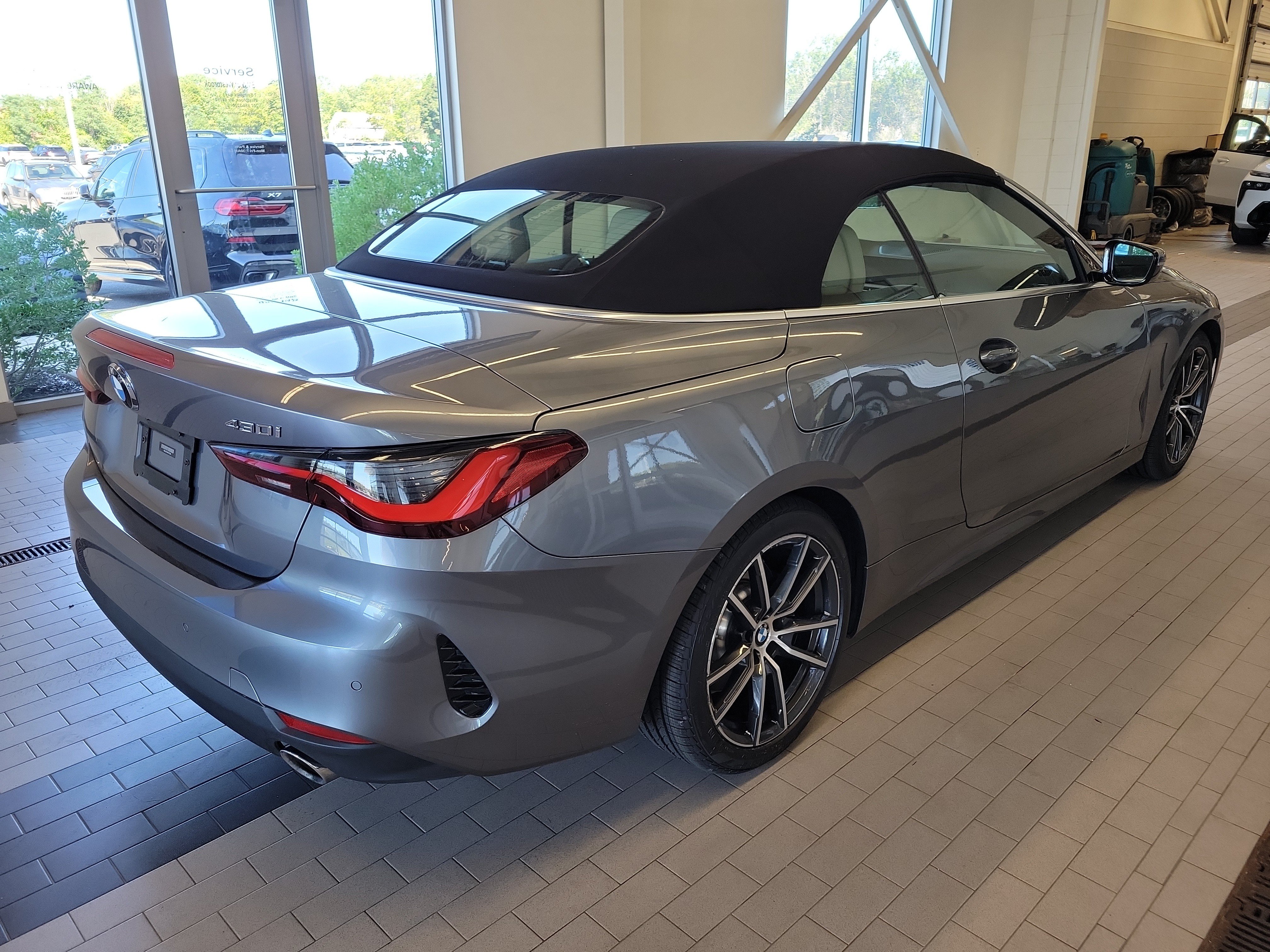 Used 2021 BMW 430i Convertible RWD image 5