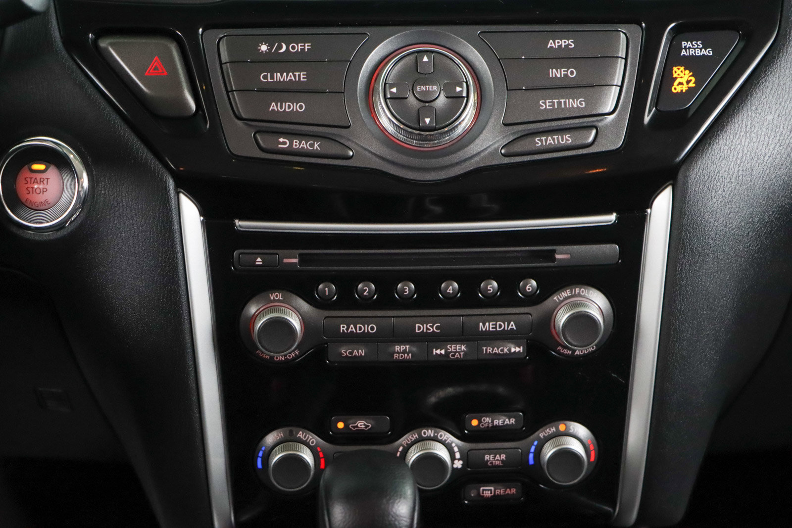 Used 2019 Nissan Pathfinder SV image 20