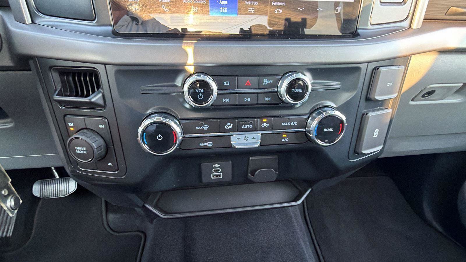 Used 2025 Ford F150 XLT w/ Equipment Group 301A Standard AWD/4WD image 31