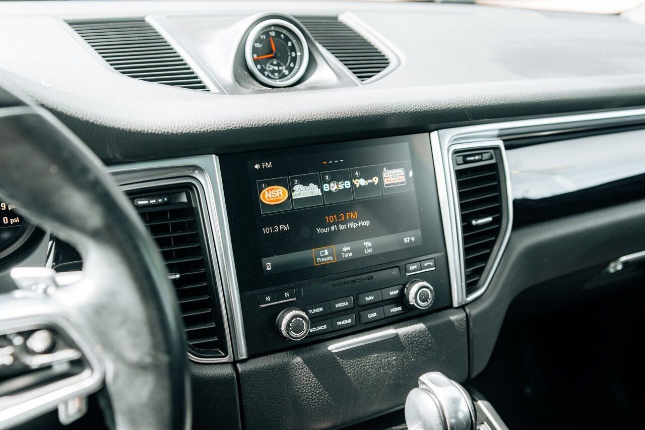 Used 2018 Porsche Macan S image 27