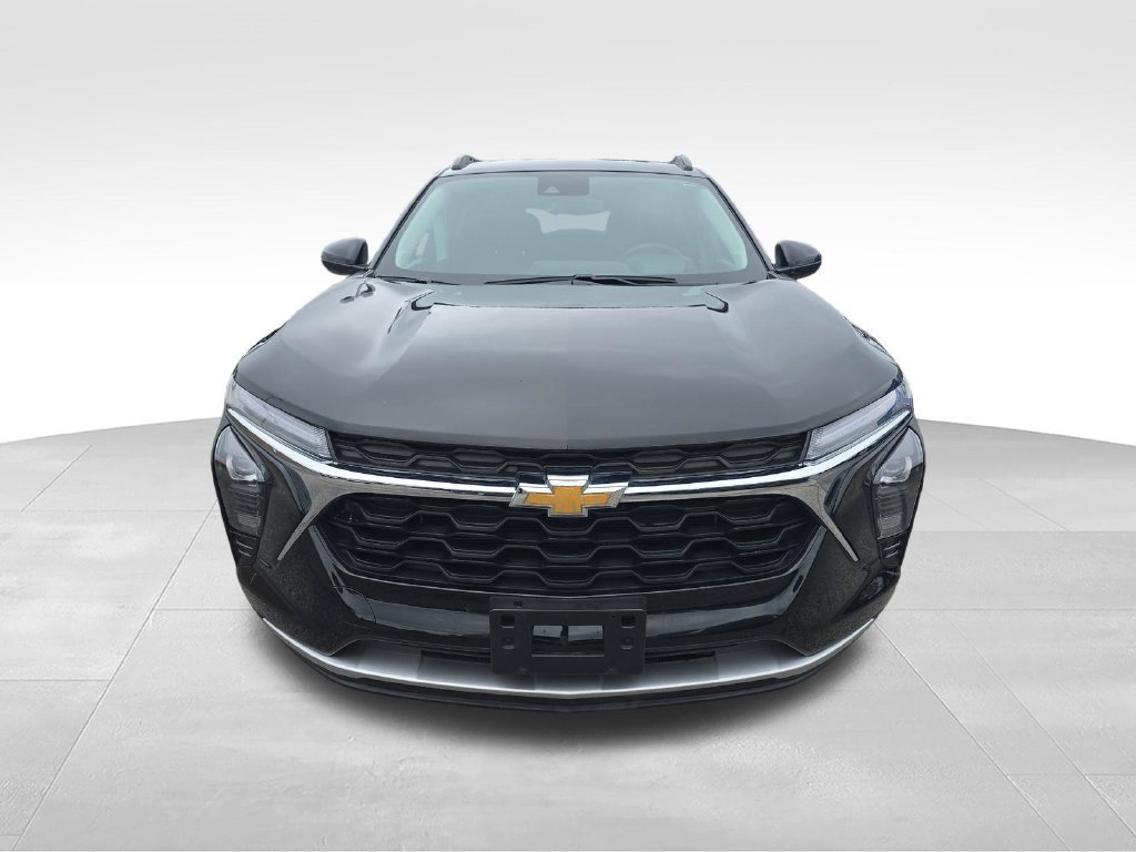Used 2025 Chevrolet Trax LT w/ LT Convenience Package FWD image 9
