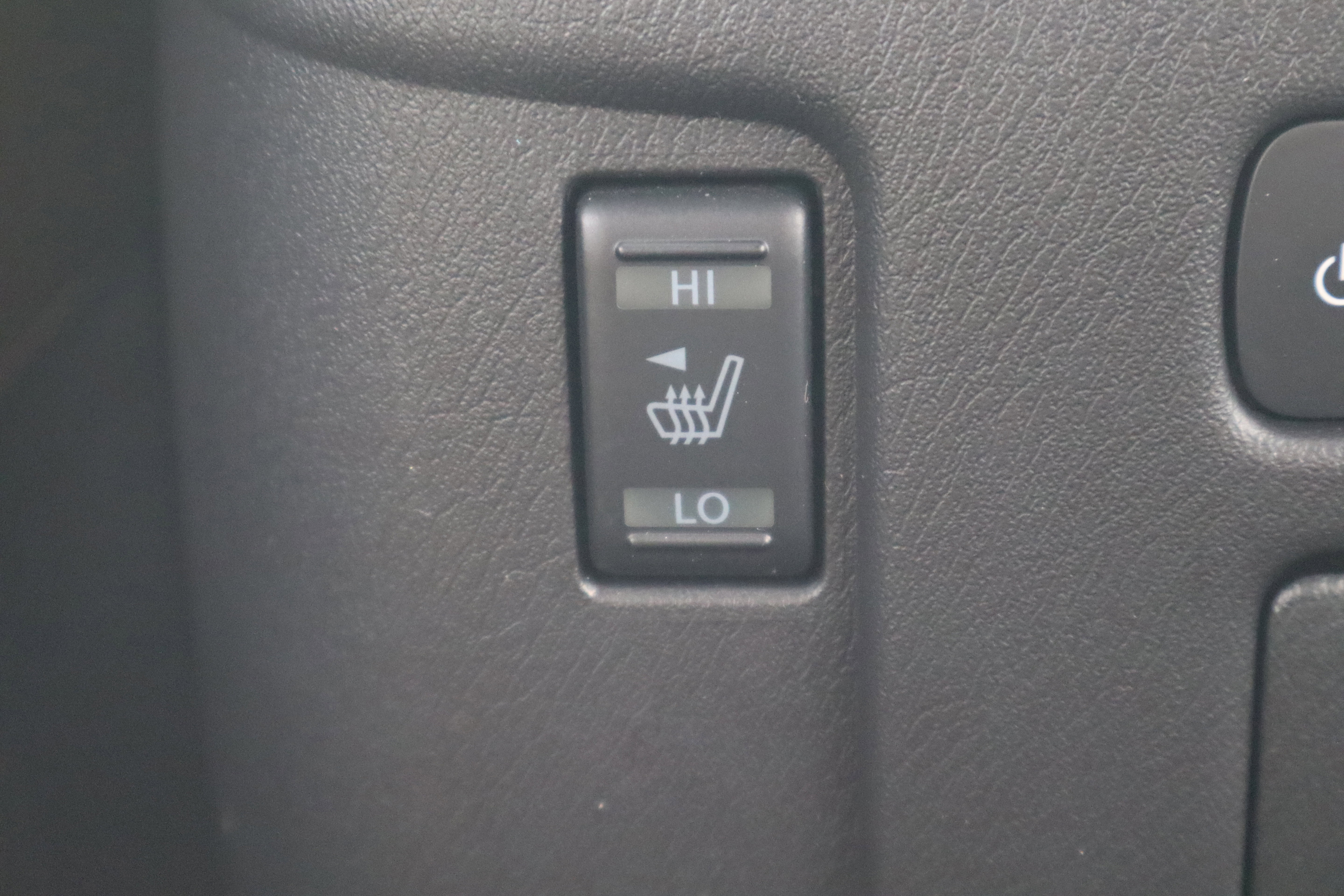 Used 2024 Nissan Armada Platinum w/ Cargo Package image 22