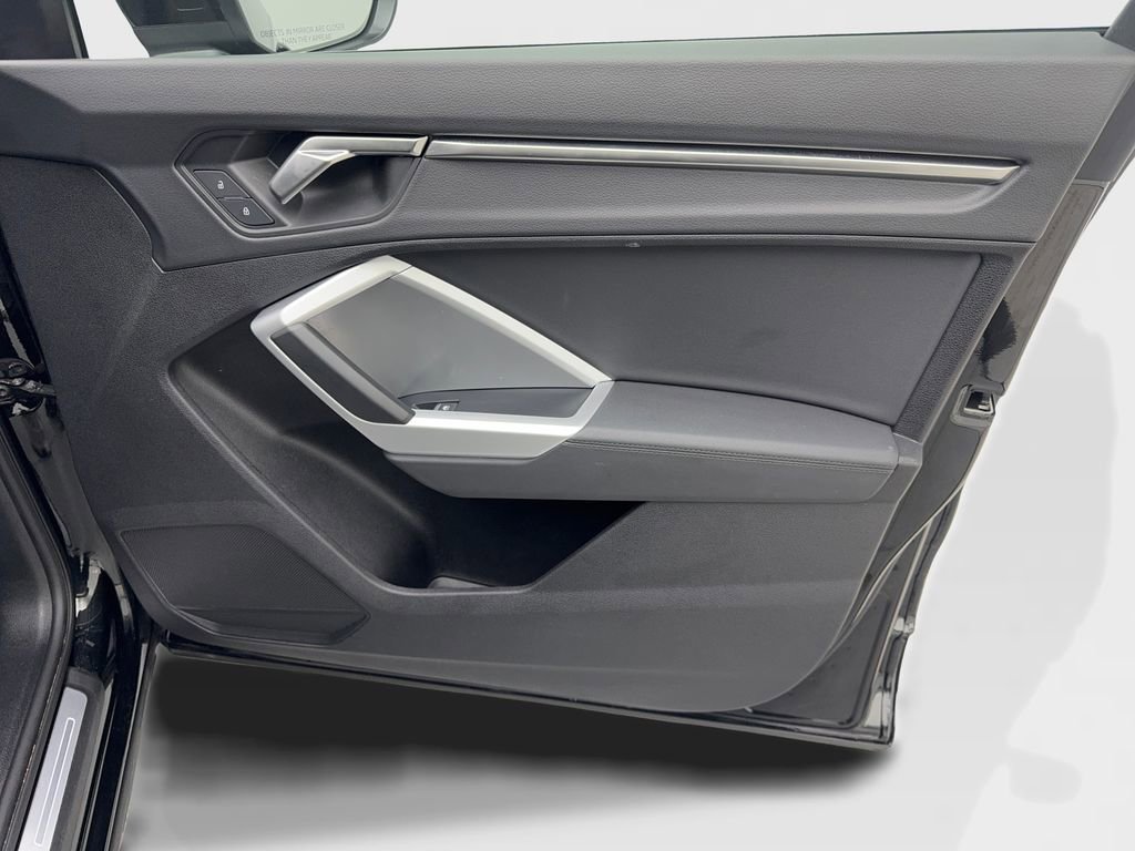 Used 2025 Audi Q3 2.0T Premium image 49