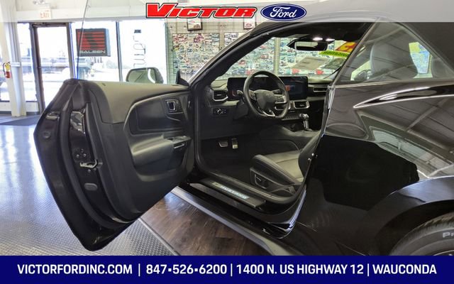 Used 2025 Ford Mustang Premium image 11