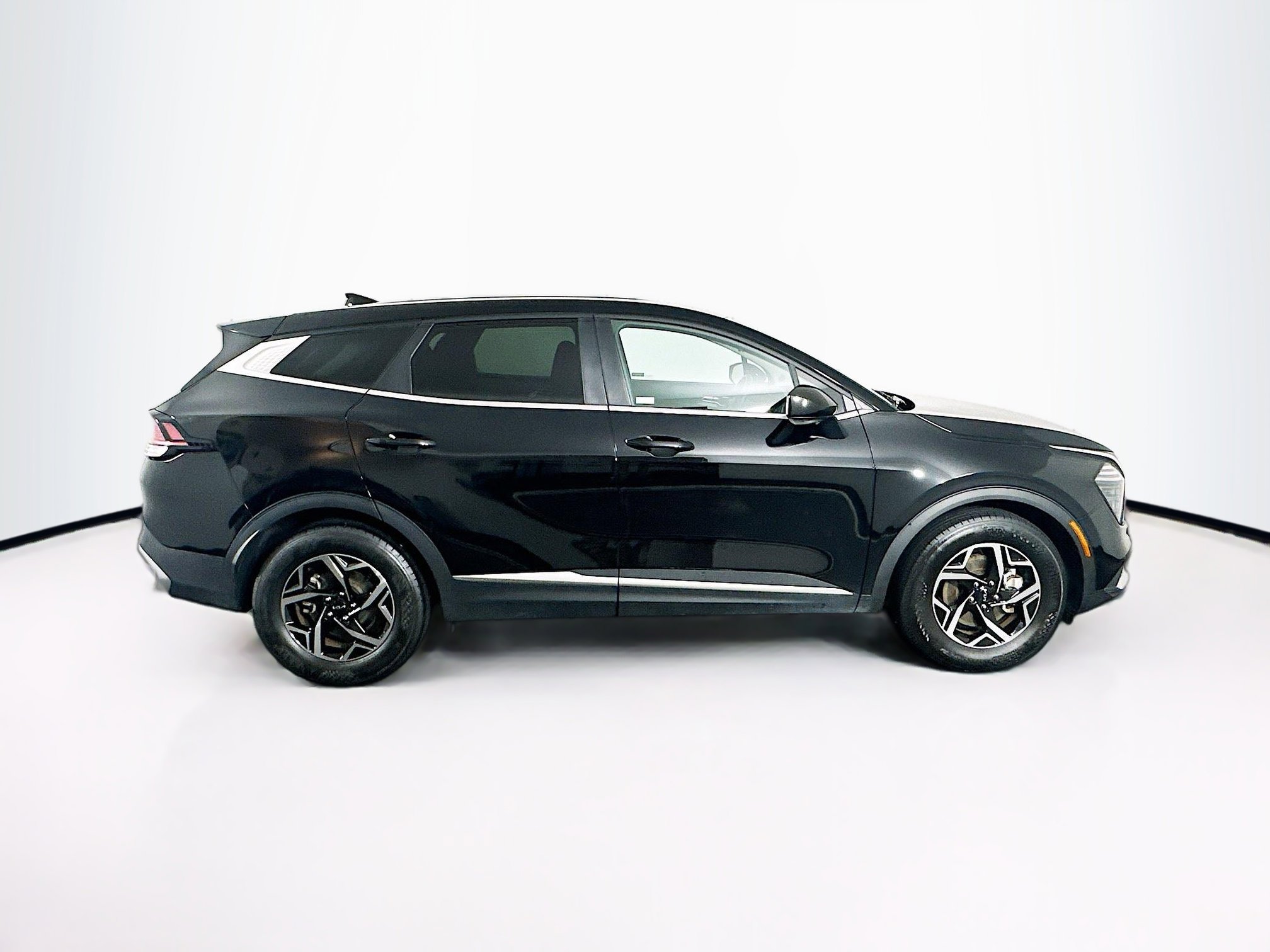 Used 2025 Kia Sportage LX FWD image 10
