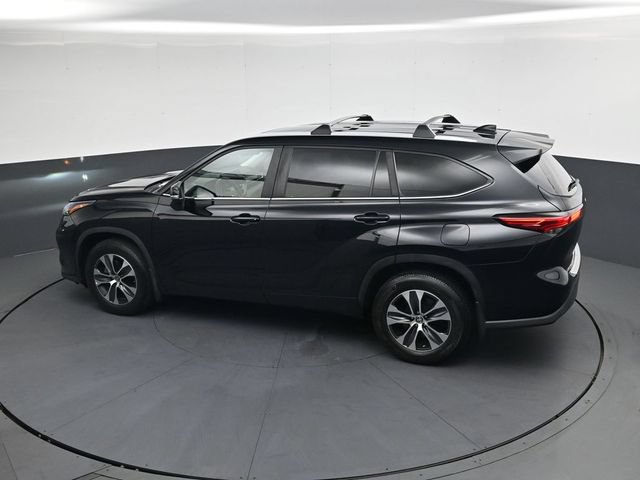 Used 2023 Toyota Highlander XLE AWD/4WD image 26