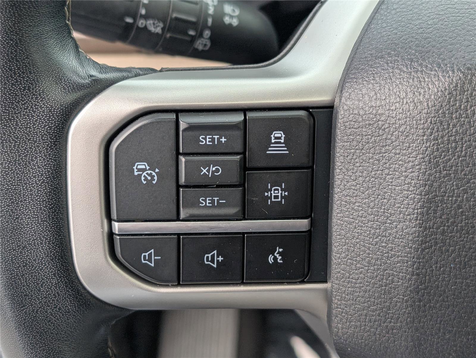 Used 2024 Ford Expedition Limited image 28