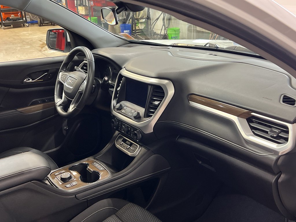 Used 2023 GMC Acadia SLE w/ Driver Convenience Package image 27