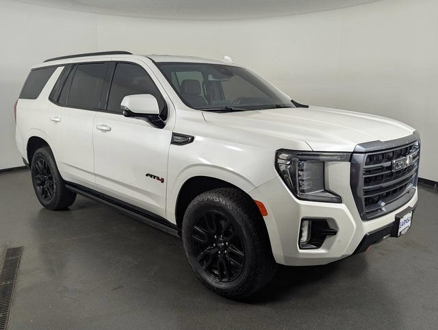 Used 2023 GMC Yukon AT4 w/ Technology Package AWD/4WD image 2